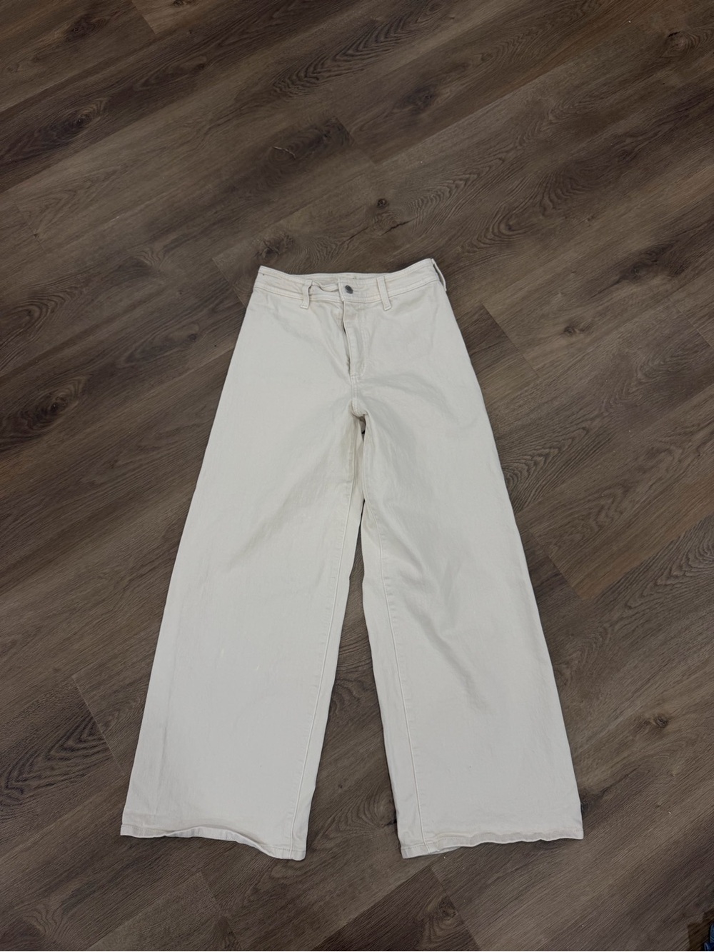 Universal Thread Wide-Leg High-Rise Jeans in Creamy White
